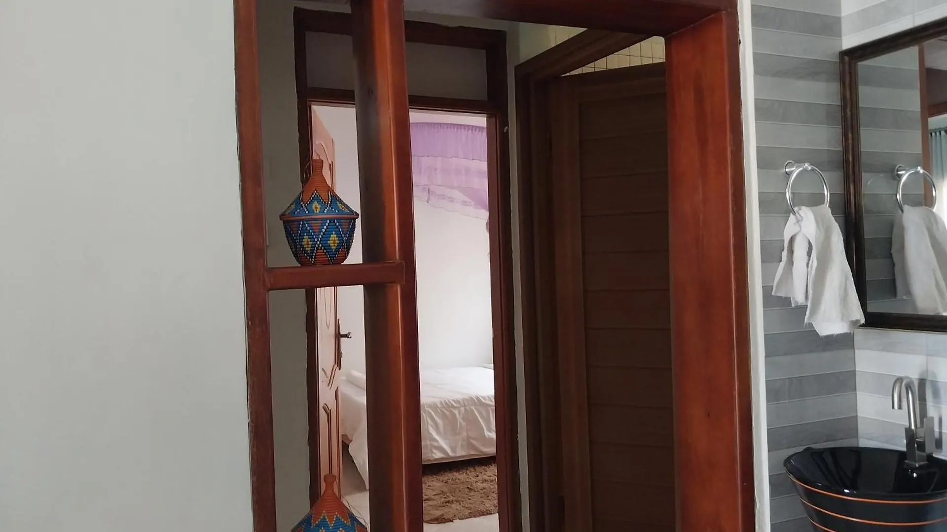 Travel Sanctuary Residence-Luxury1 Kampala 0*,