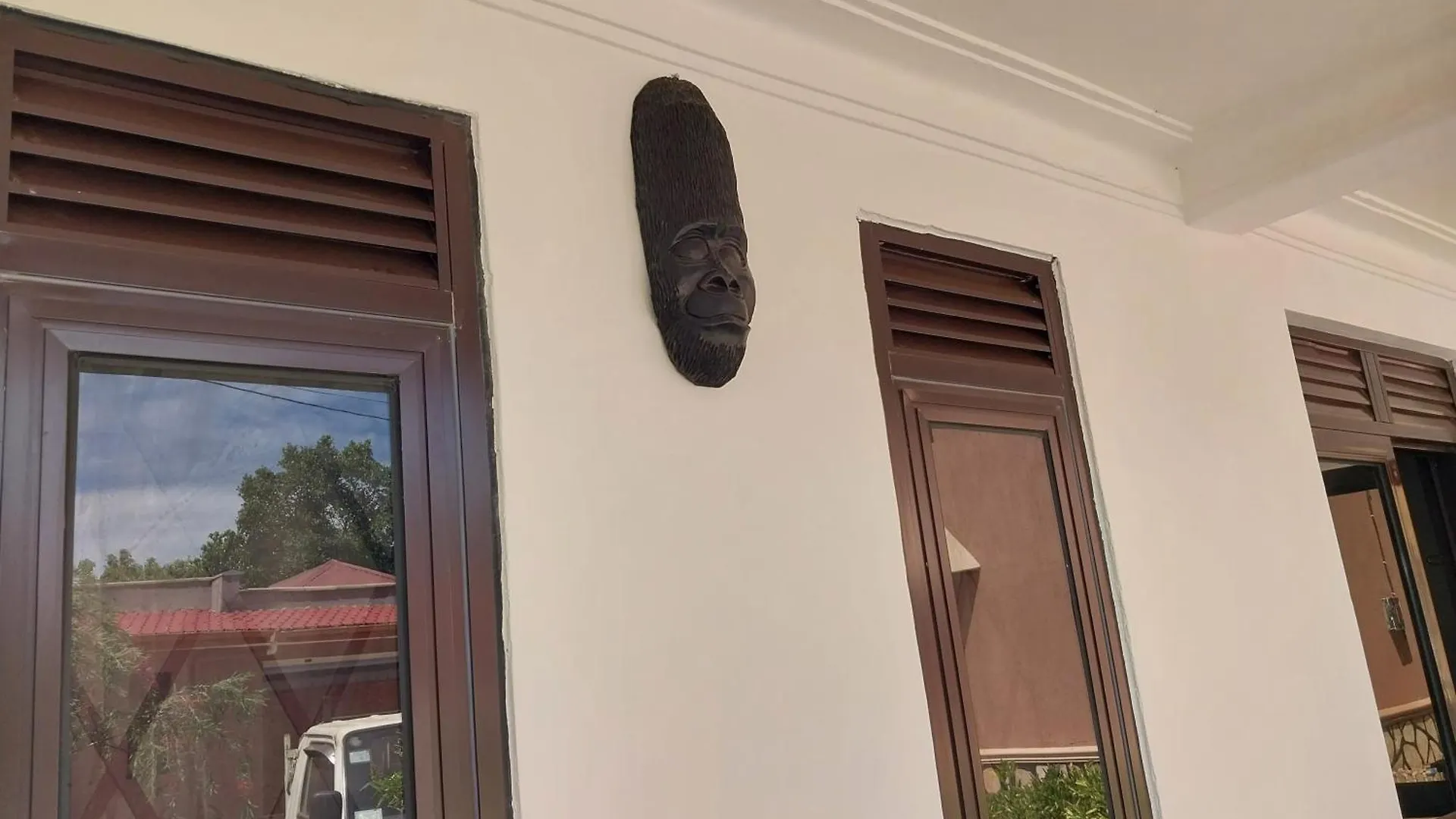 Travel Sanctuary Residence-Luxury1 Kampala Apartment